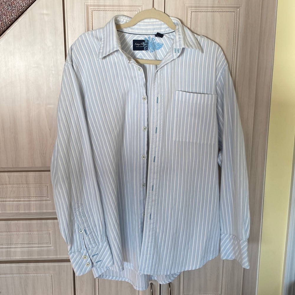 Gorgeous Mens Button Down Shirt- Excellent Condition